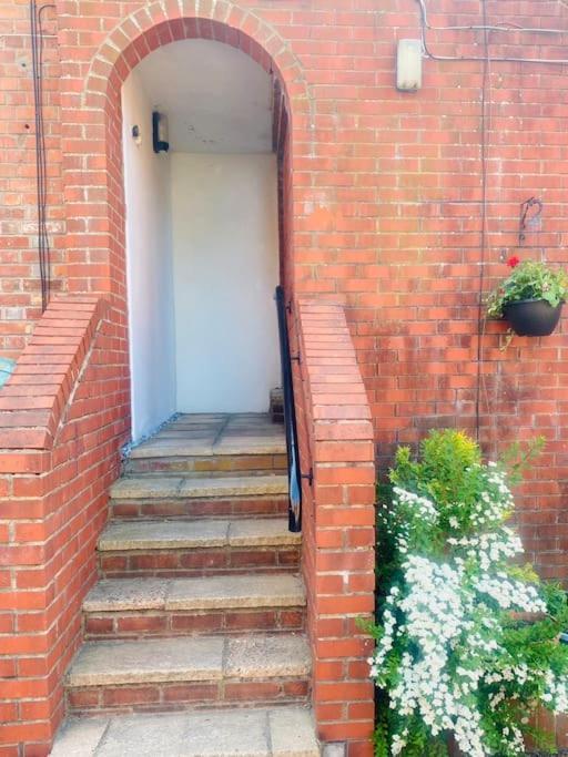 City Centre Riverside Apartment Winchester Dış mekan fotoğraf